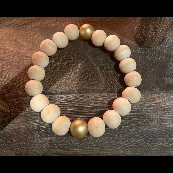 ✨2/$10 Wooden Bead Bracelet Set - Picture 5 of 7